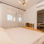 And Ive Apartment Tisno