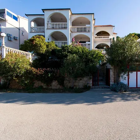 Apartman And Ive