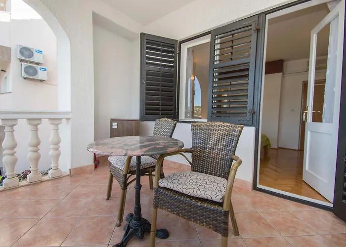 And Ive Apartment Tisno