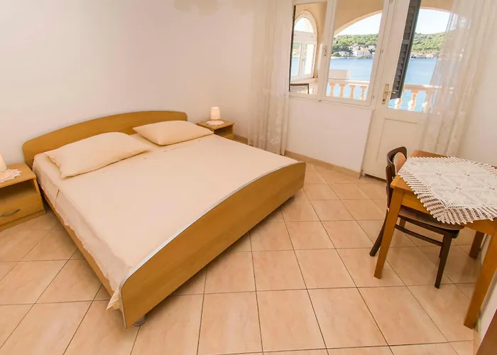 And Ive Apartment Tisno